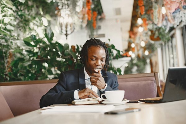 Agriculture et panneaux solaires : l'alliance innovante qui transforme les récoltes